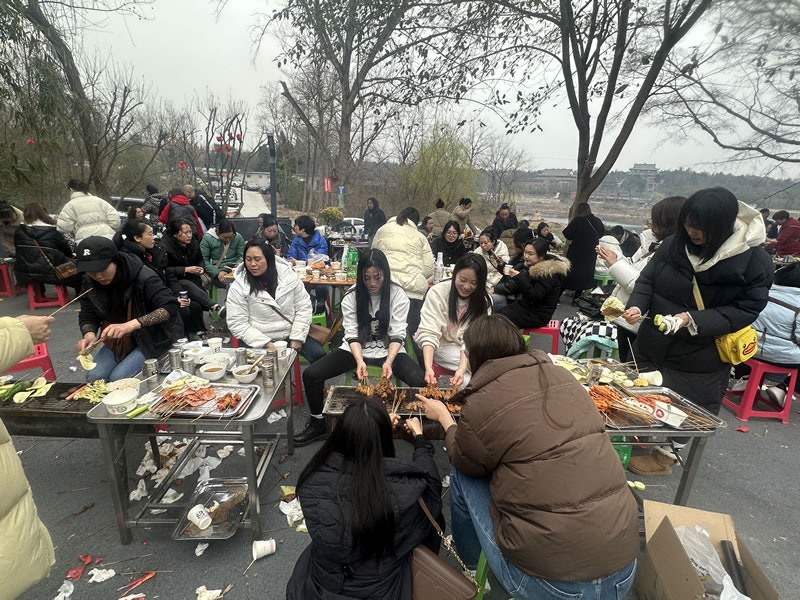 綿陽市先鋒醫(yī)療器械有限公司—— 慶?！?.8婦女節(jié)”，共赴燒烤盛宴，致敬巾幗風(fēng)采1.jpg