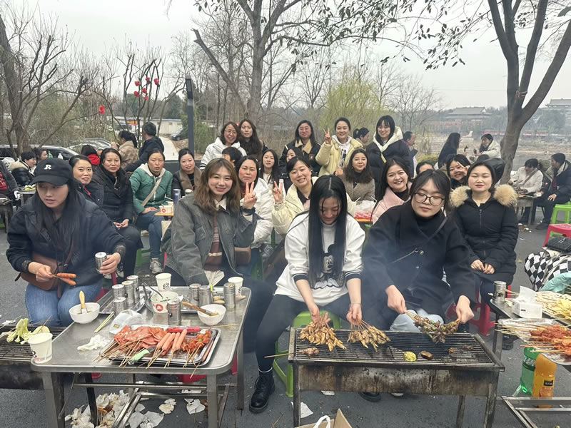 綿陽市先鋒醫(yī)療器械有限公司—— 慶?！?.8婦女節(jié)”，共赴燒烤盛宴，致敬巾幗風(fēng)采2.jpg